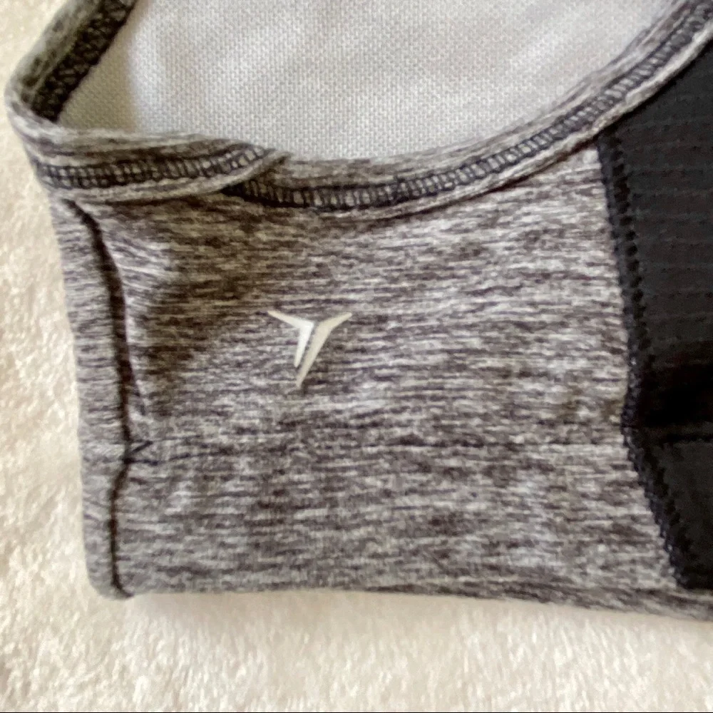 Old Navy Active Go-Dry Gray Heather Racerback Sports Bra Girls‎ Sz M (8)